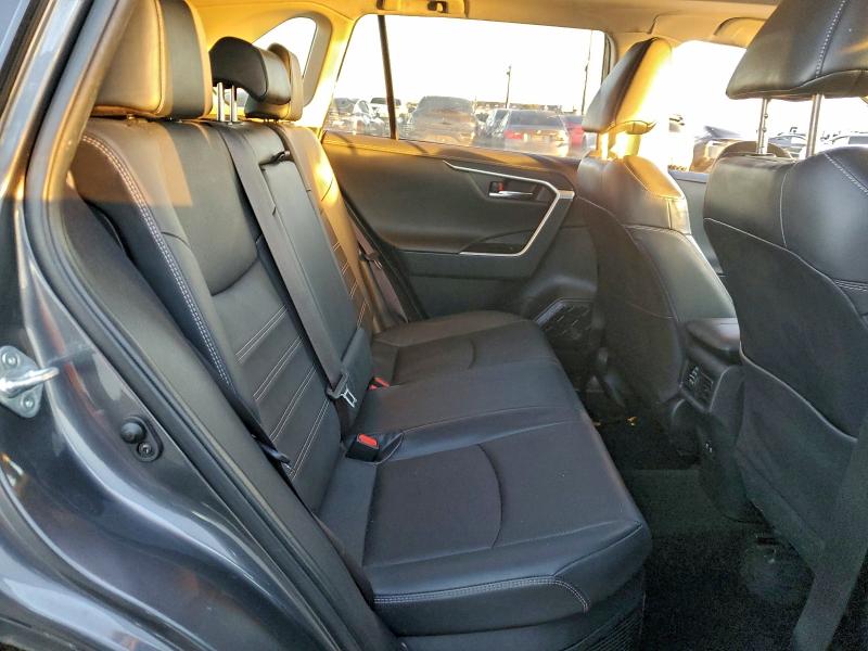 Фото 11 - TOYOTA RAV4