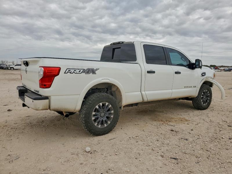 Фото 3 - NISSAN TITAN