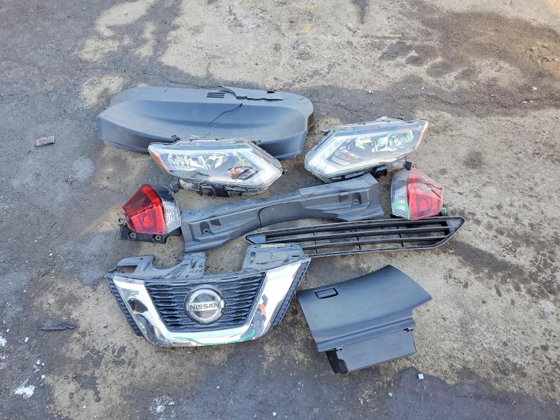 Фото 13 - NISSAN ROGUE