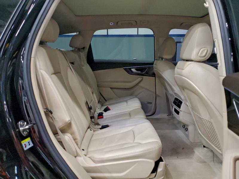 Фото 11 - AUDI Q7