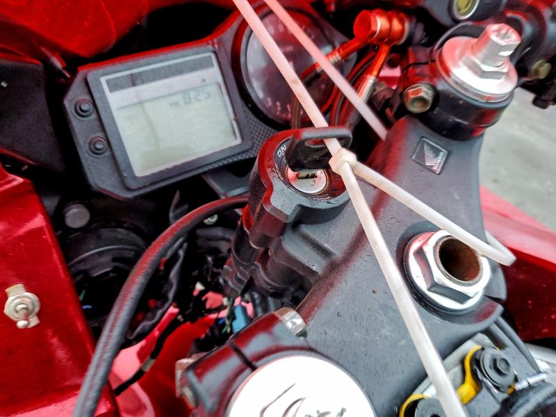 HONDA CBR CYCLE 2006