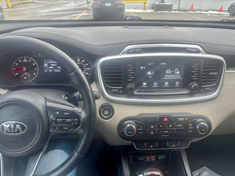 Фото 8 - KIA SORENTO