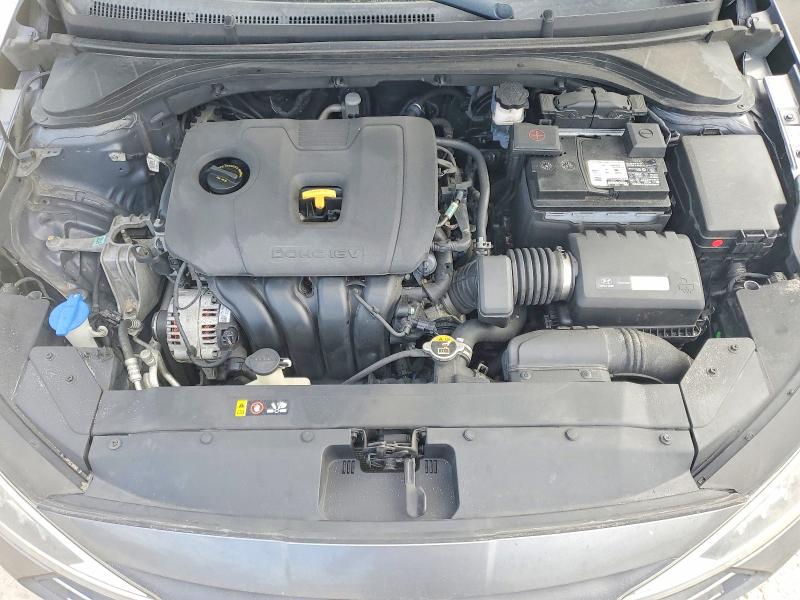 Фото 11 - HYUNDAI ELANTRA