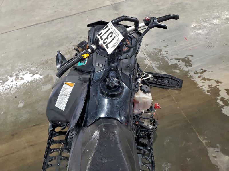 SKI-DOO SNOWMOBILE 2017