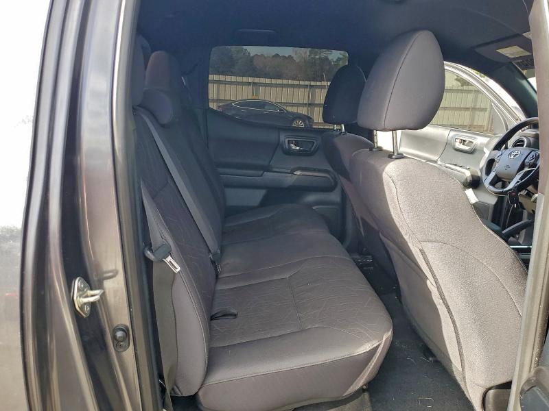 Фото 10 - TOYOTA TACOMA