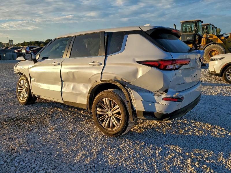 Фото 2 - MITSUBISHI OUTLANDER