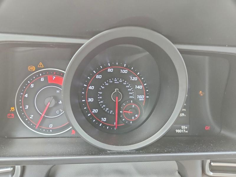 Фото 9 - HYUNDAI ELANTRA