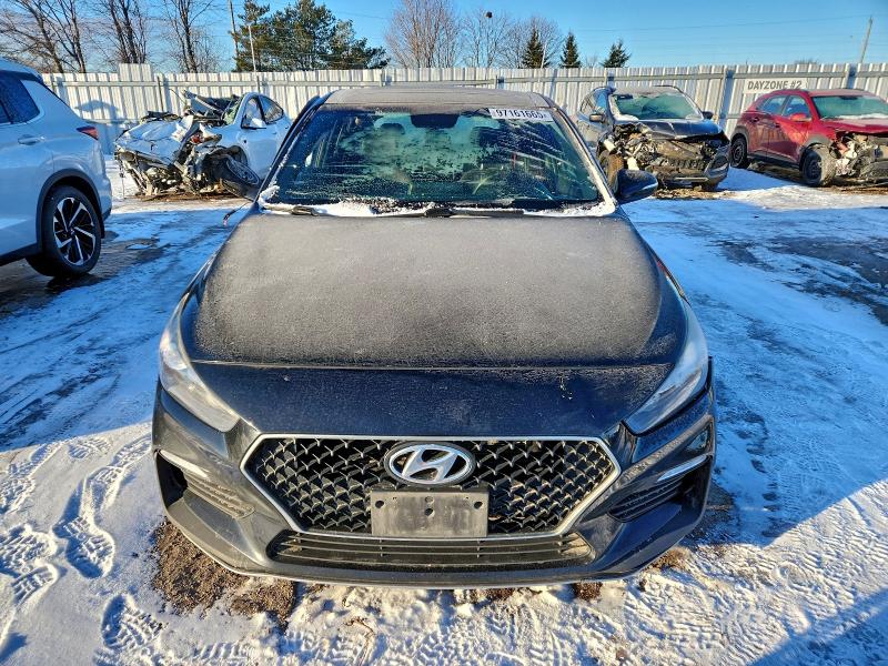 Фото 5 - HYUNDAI ELANTRA