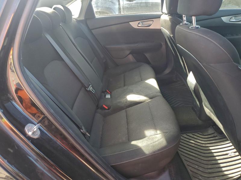 Фото 10 - KIA FORTE