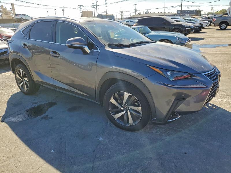 Фото 4 - LEXUS NX