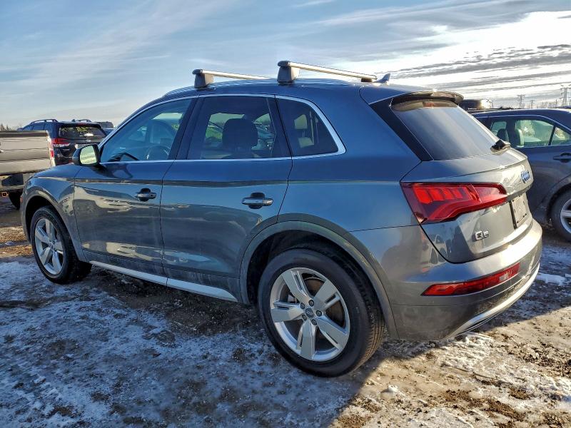 Фото 2 - AUDI Q5