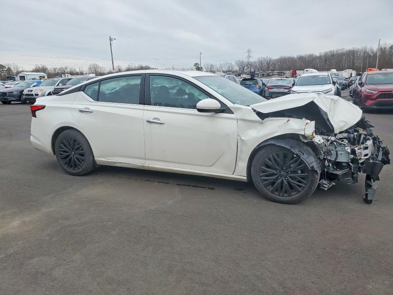 Фото 4 - NISSAN ALTIMA