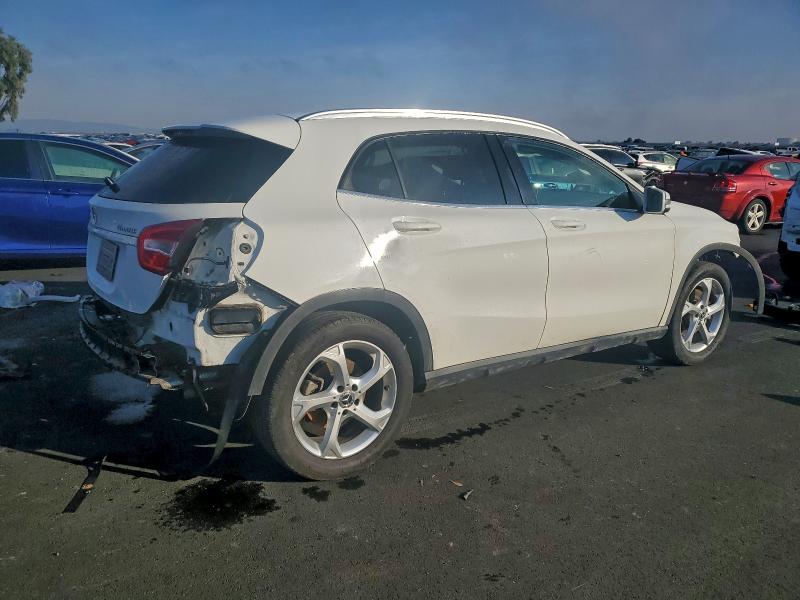 Фото 3 - MERCEDES-BENZ GLA-CLASS