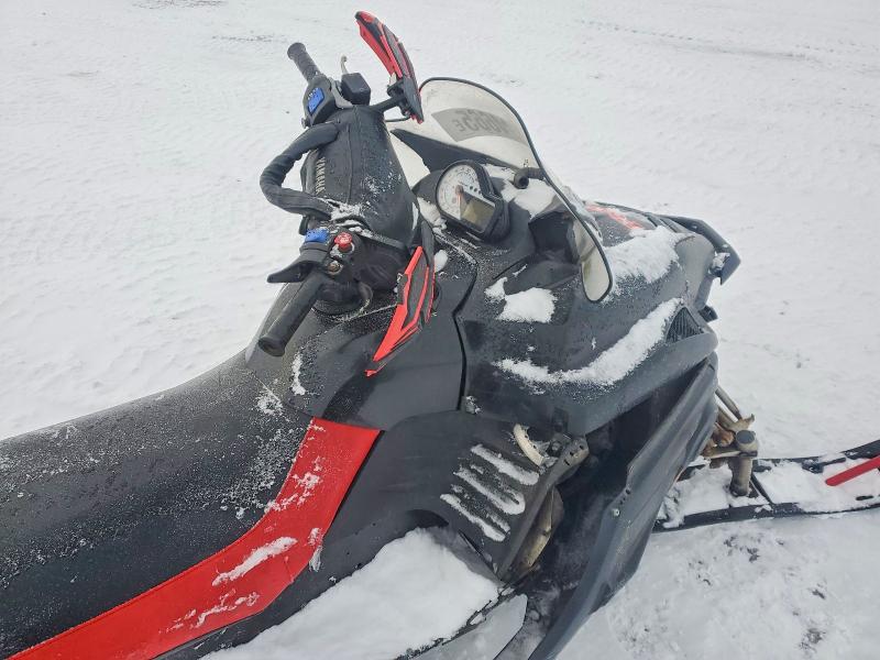 YAMAHA SNOWMOBILE 2003