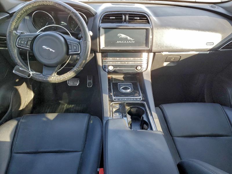 Фото 8 - JAGUAR F-PACE