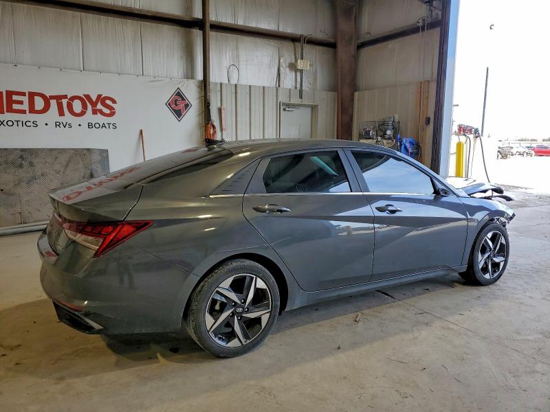 Фото 3 - HYUNDAI ELANTRA