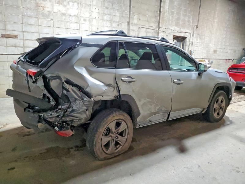 Фото 3 - TOYOTA RAV4