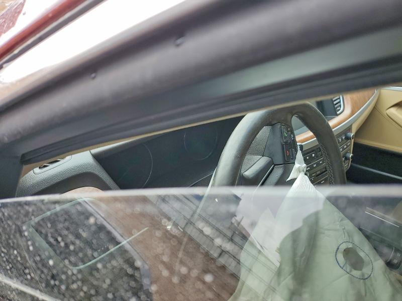 Фото 9 - HYUNDAI GENESIS