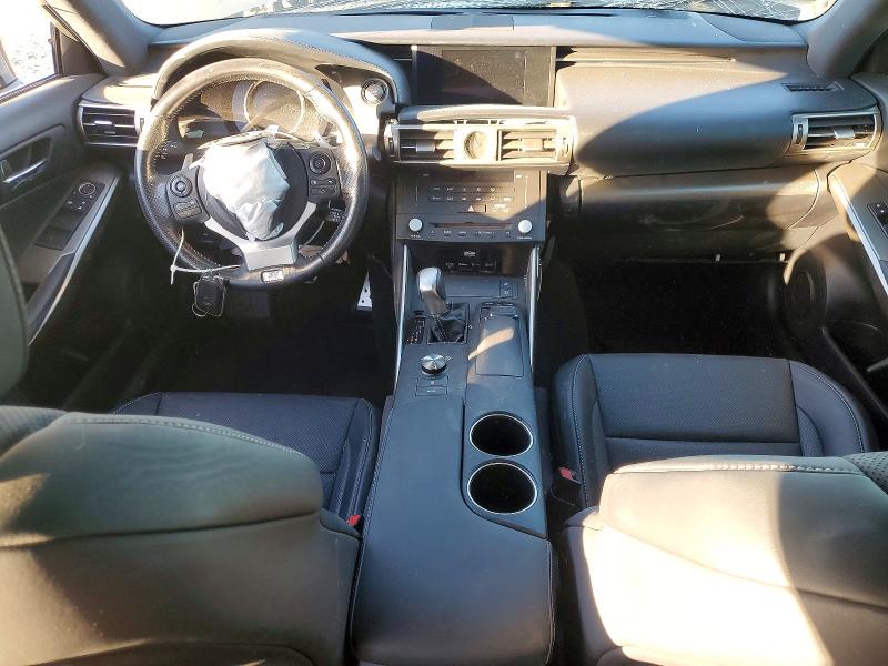 Фото 8 - LEXUS IS