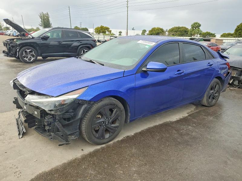 Фото 1 - HYUNDAI ELANTRA