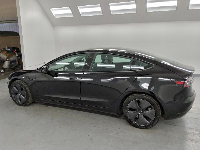 Фото 2 - TESLA MODEL 3