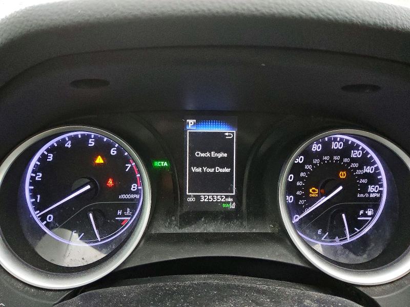 Фото 9 - TOYOTA CAMRY