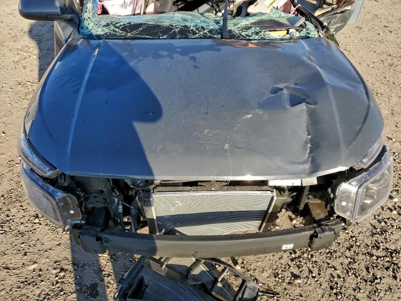 Фото 11 - HYUNDAI VENUE