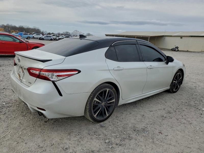 Фото 3 - TOYOTA CAMRY