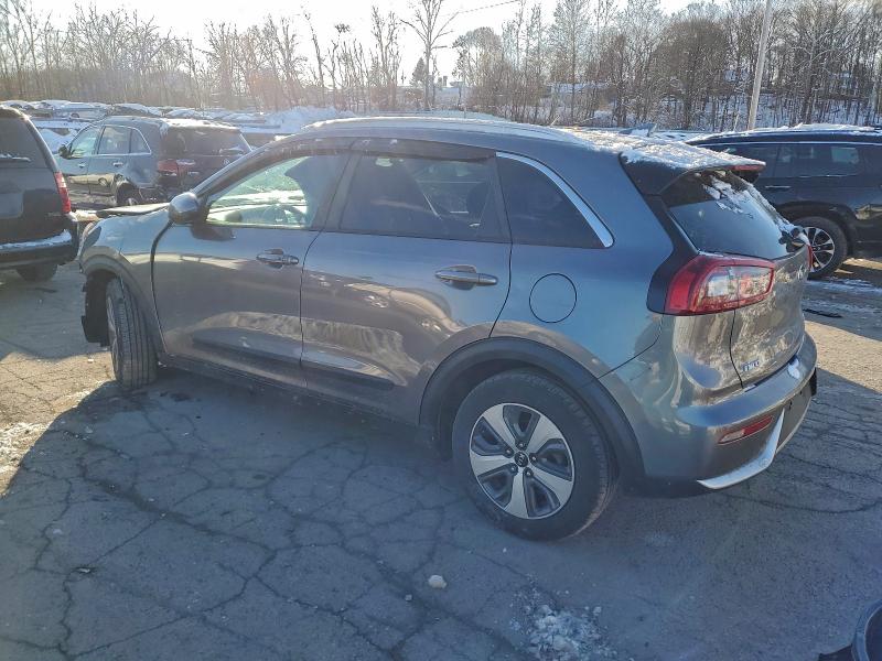 Фото 2 - KIA NIRO