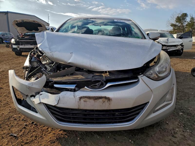 Фото 5 - HYUNDAI ELANTRA