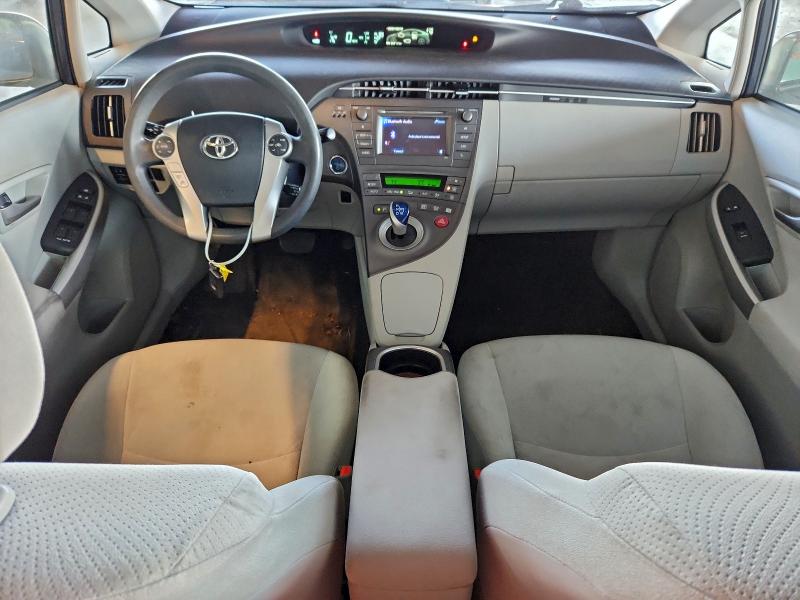 Фото 8 - TOYOTA PRIUS