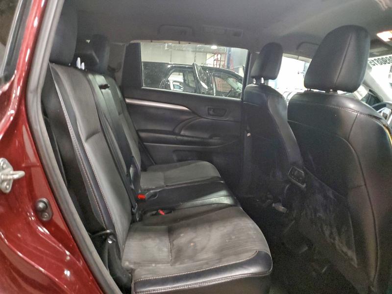 Фото 11 - TOYOTA HIGHLANDER