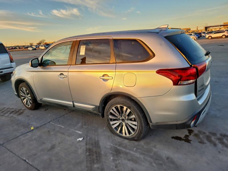 Фото 2 - MITSUBISHI OUTLANDER