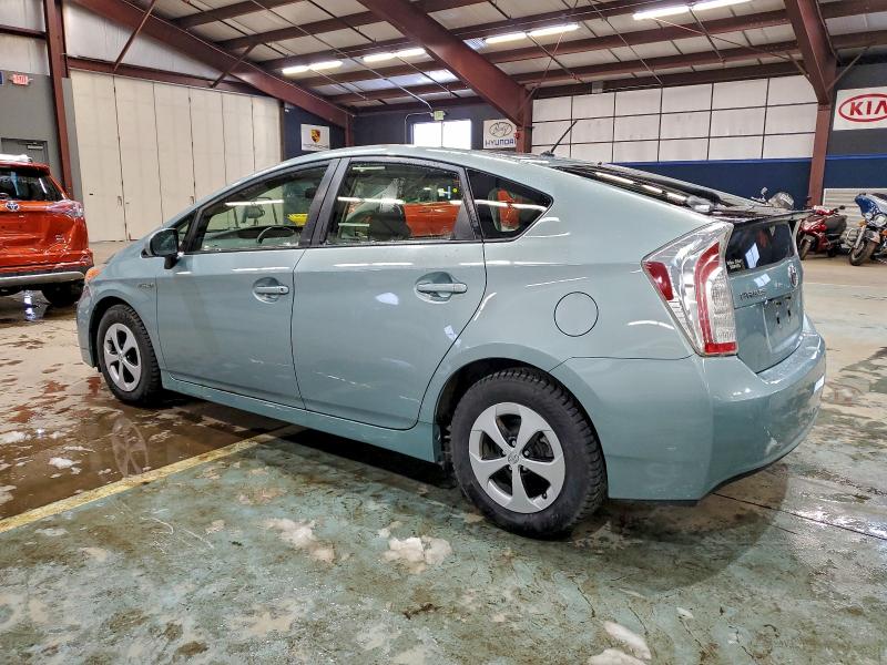 Фото 2 - TOYOTA PRIUS