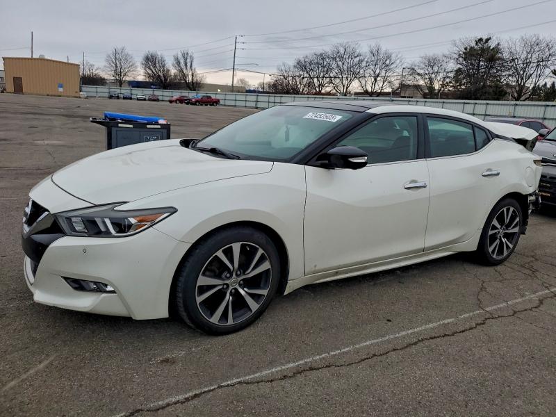 Фото 1 - NISSAN MAXIMA