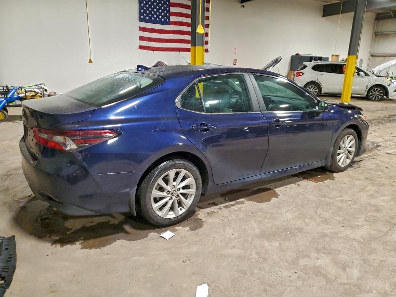 Фото 3 - TOYOTA CAMRY