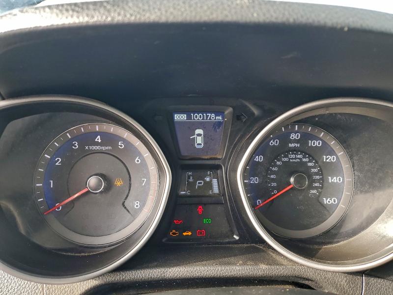 Фото 9 - HYUNDAI ELANTRA