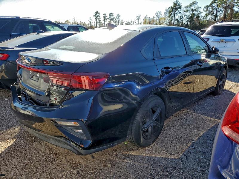 Фото 3 - KIA FORTE