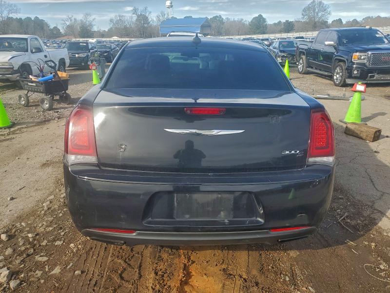 Фото 6 - CHRYSLER 300