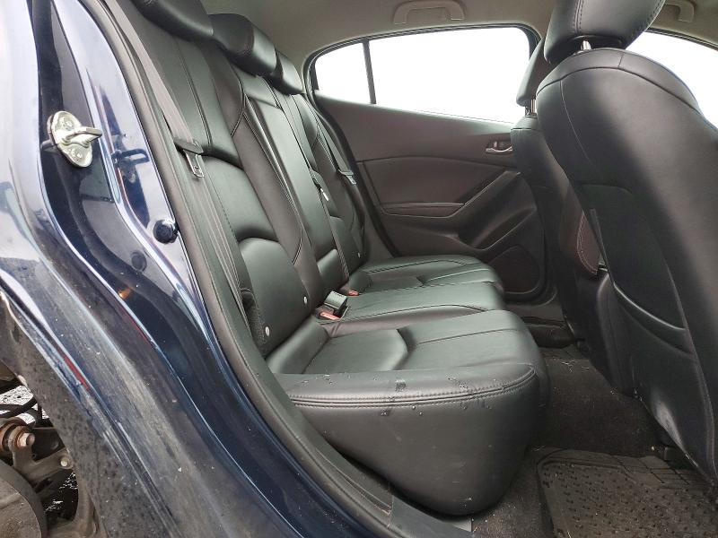 Фото 11 - MAZDA 3