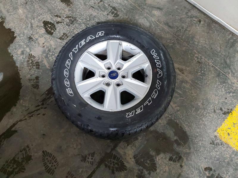 Фото 12 - FORD F-150