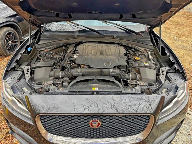 Фото 7 - JAGUAR F-PACE