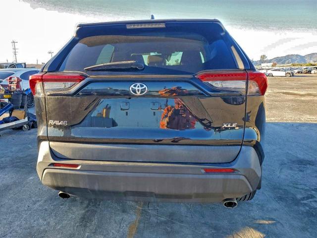 Фото 6 - TOYOTA RAV4