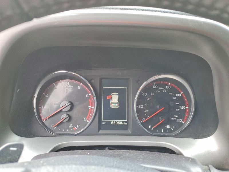 Фото 9 - TOYOTA RAV4