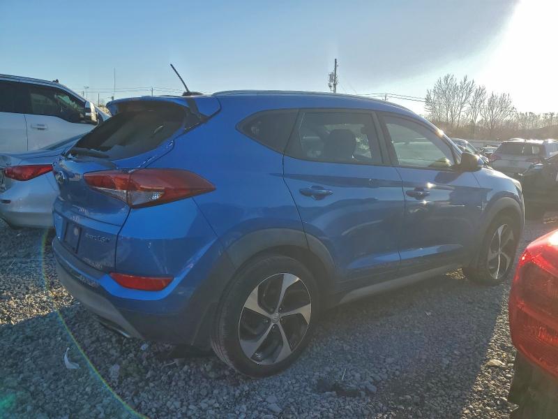 Фото 3 - HYUNDAI TUCSON