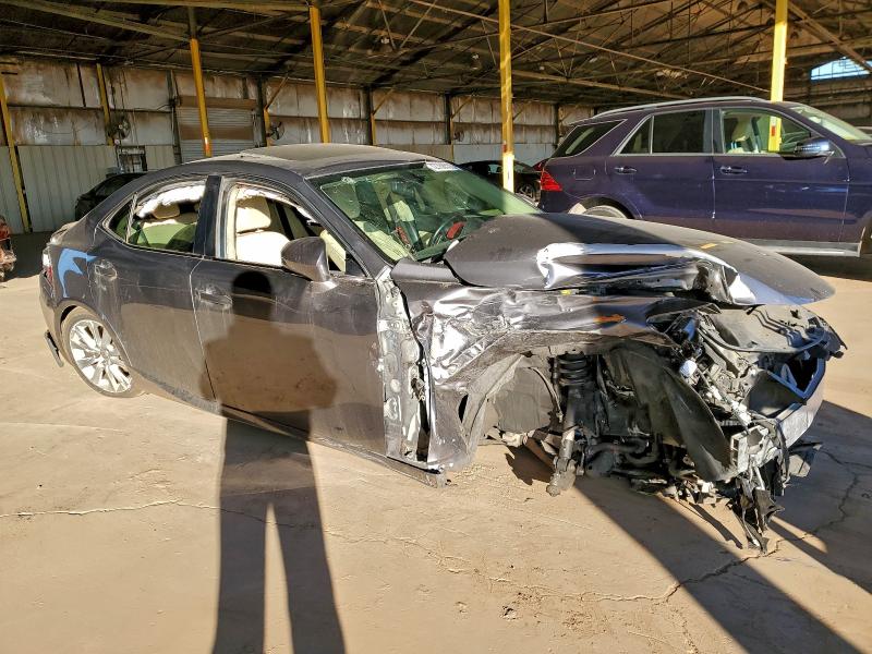 Фото 4 - LEXUS IS