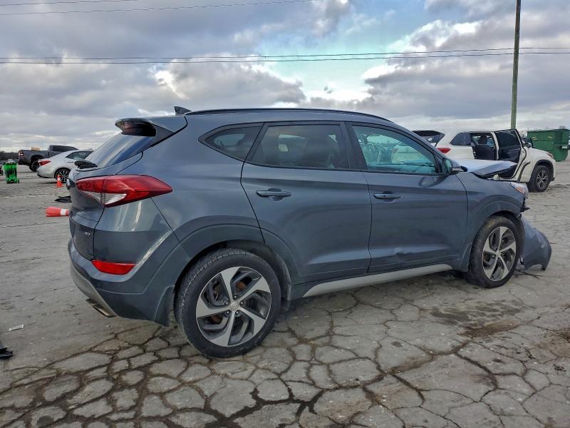 Фото 3 - HYUNDAI TUCSON