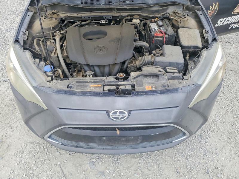 Фото 11 - TOYOTA SCION