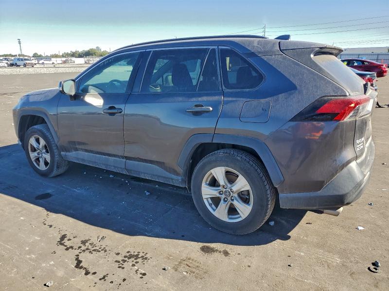 Фото 2 - TOYOTA RAV4