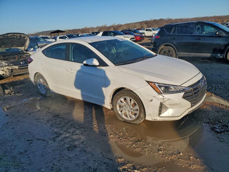 Фото 4 - HYUNDAI ELANTRA